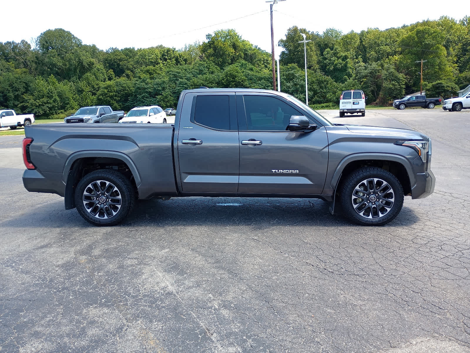 Used 2022 Toyota Tundra Limited with VIN 5TFJA5DA1NX034013 for sale in Henderson, KY