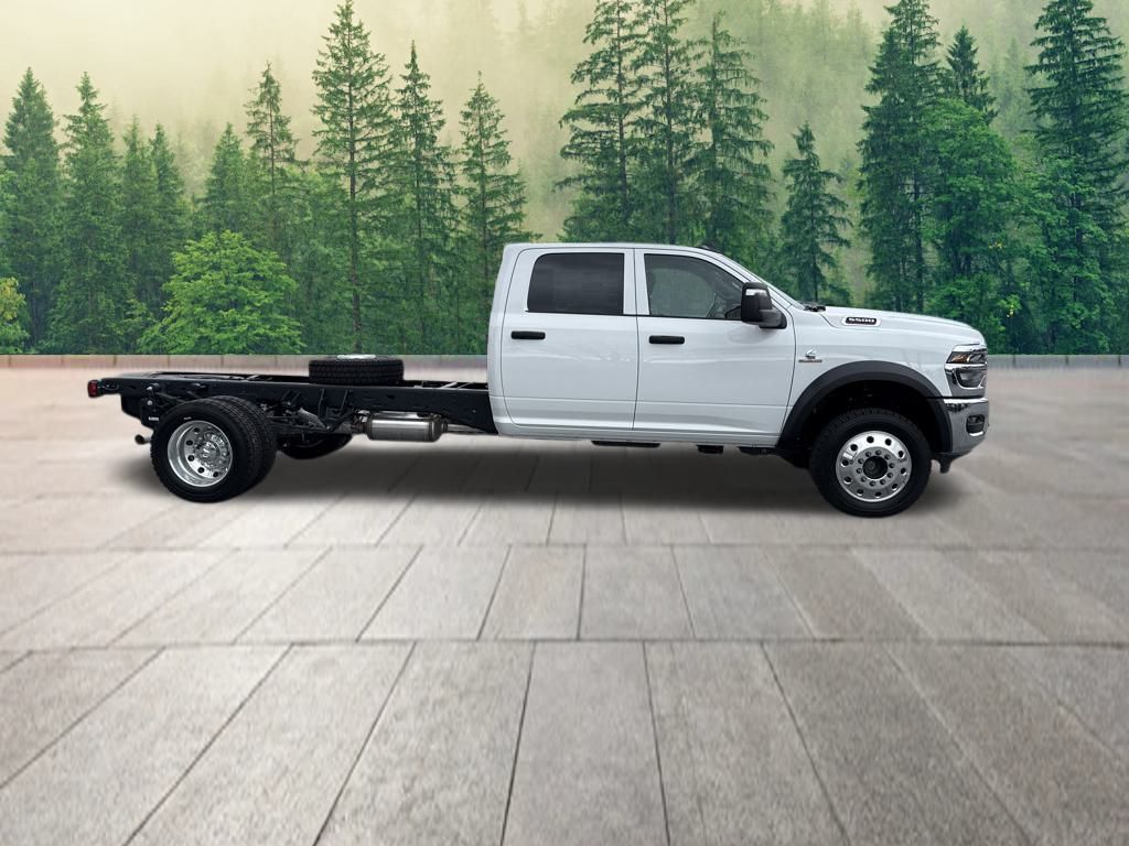 2025 Ram 5500 Tradesman photo 2