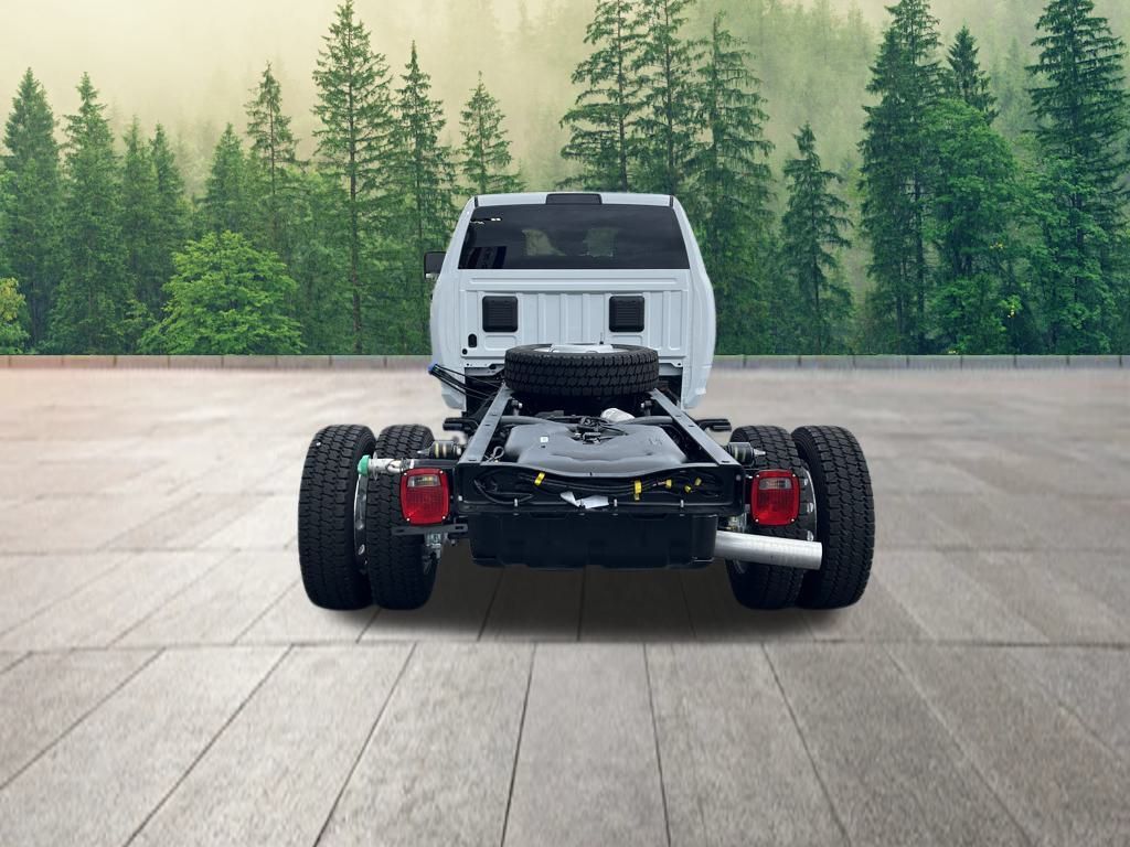 2025 Ram 5500 Tradesman photo 4