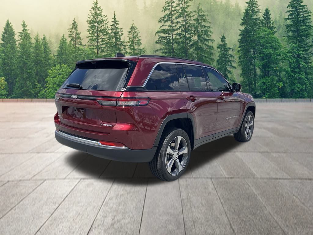 2025 Jeep Grand Cherokee Limited photo 3