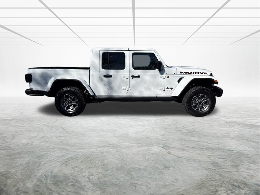 2026 Jeep Gladiator Mojave photo 2