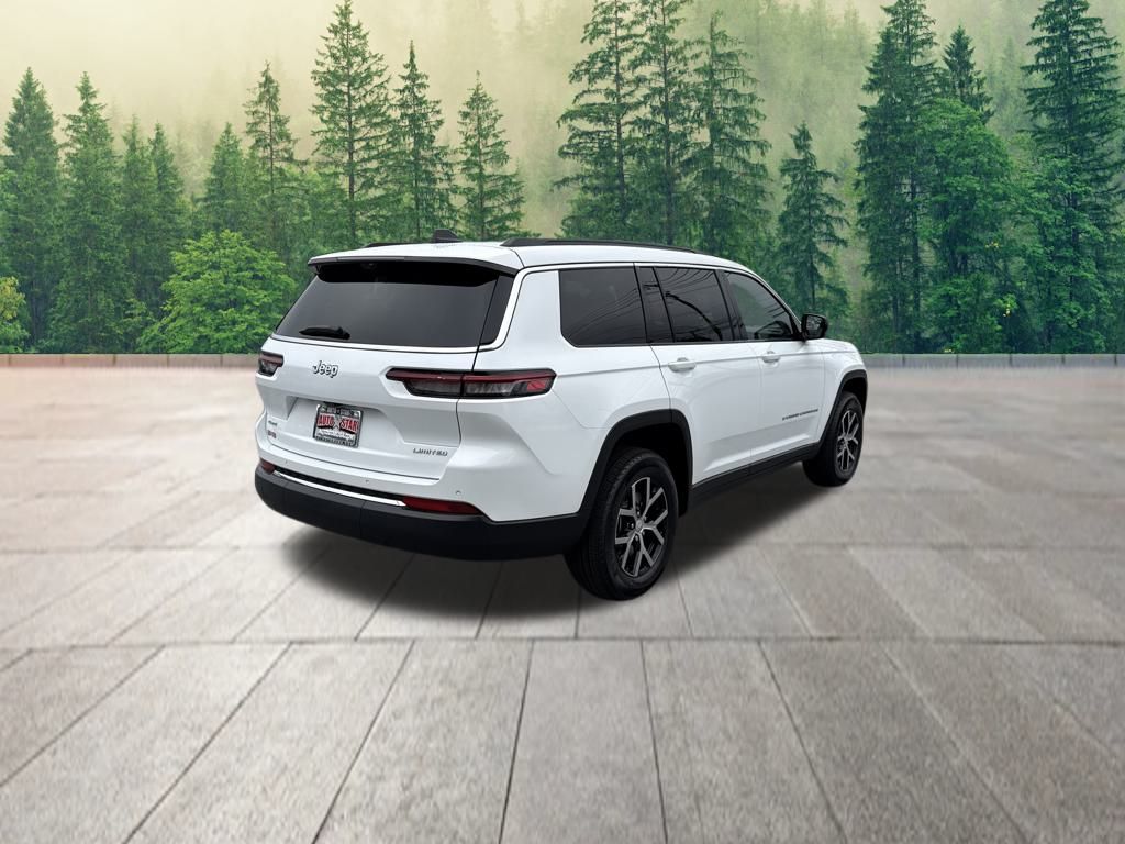 2025 Jeep Grand Cherokee Limited photo 3