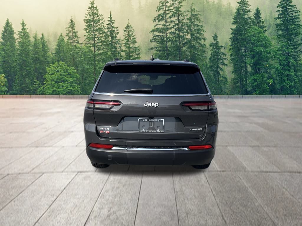 2025 Jeep Grand Cherokee Laredo photo 4