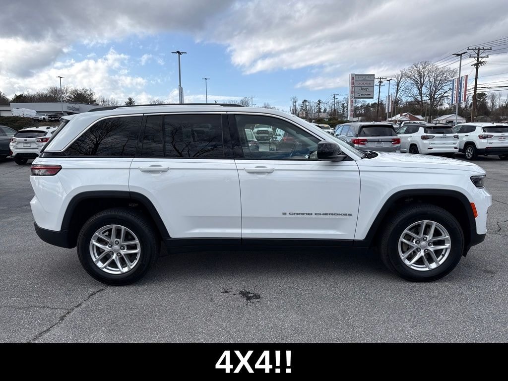 Used 2022 Jeep Grand Cherokee Laredo SUV