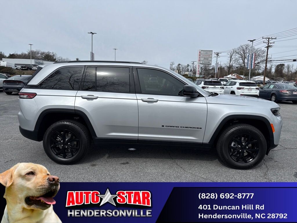 New 2026 Jeep Grand Cherokee Laredo Sport Utility