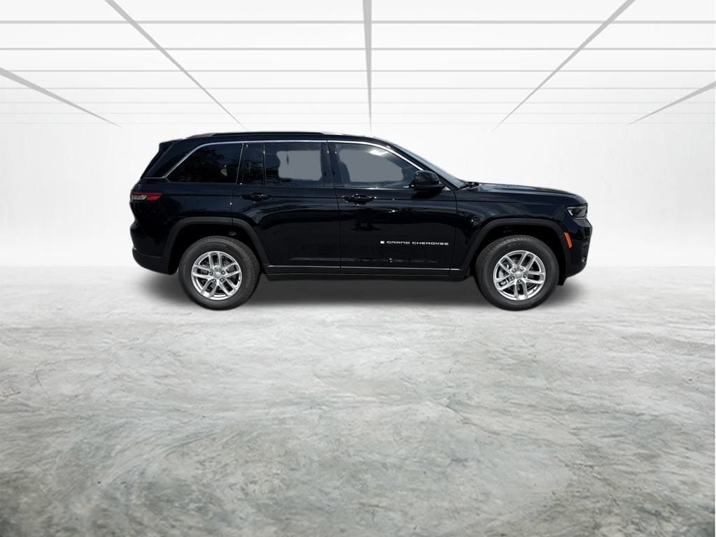 New 2025 Jeep Grand Cherokee Laredo X Sport Utility