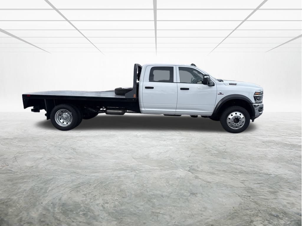 2025 Ram 5500 Tradesman photo 2
