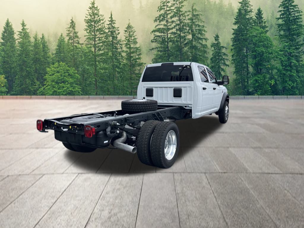 2025 Ram 5500 Tradesman photo 3