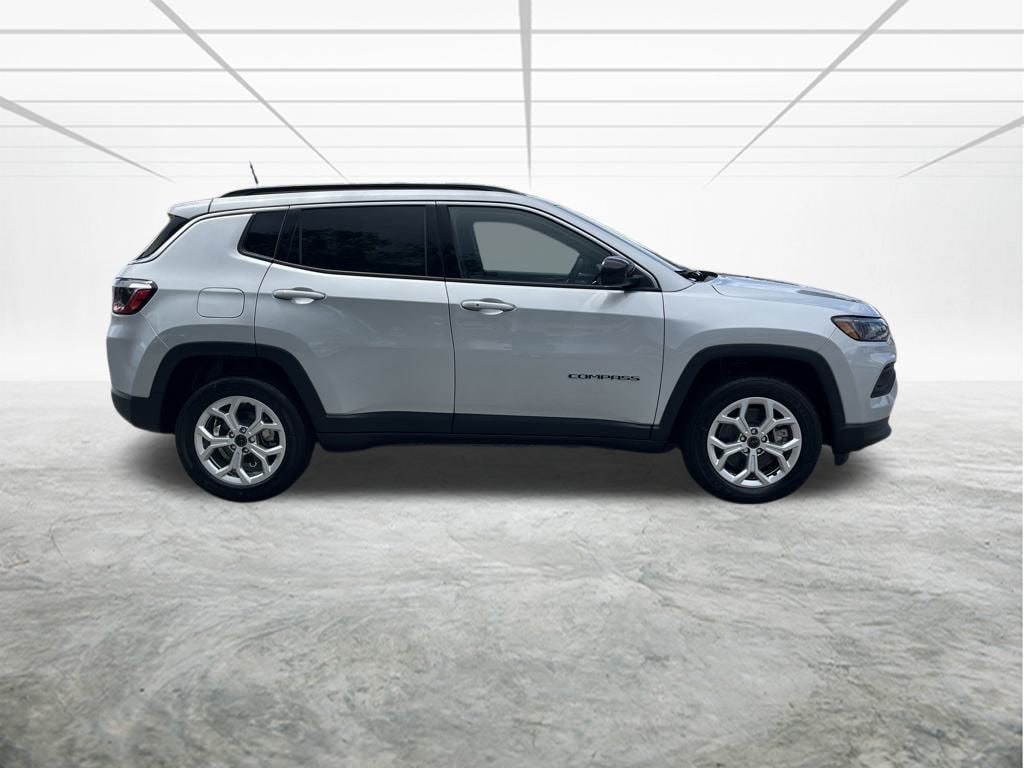 New 2025 Jeep Compass Latitude Sport Utility