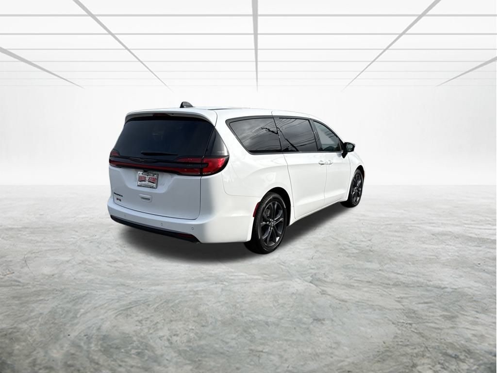 New 2026 Chrysler Pacifica Select Passenger Van