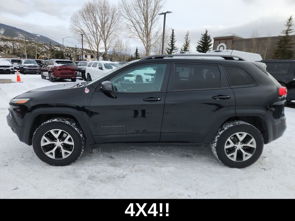 Used 2018 Jeep Cherokee Trailhawk SUV