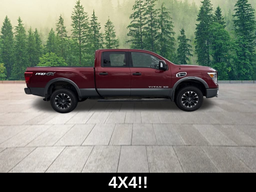 2017 Nissan Titan PRO-4X photo 2