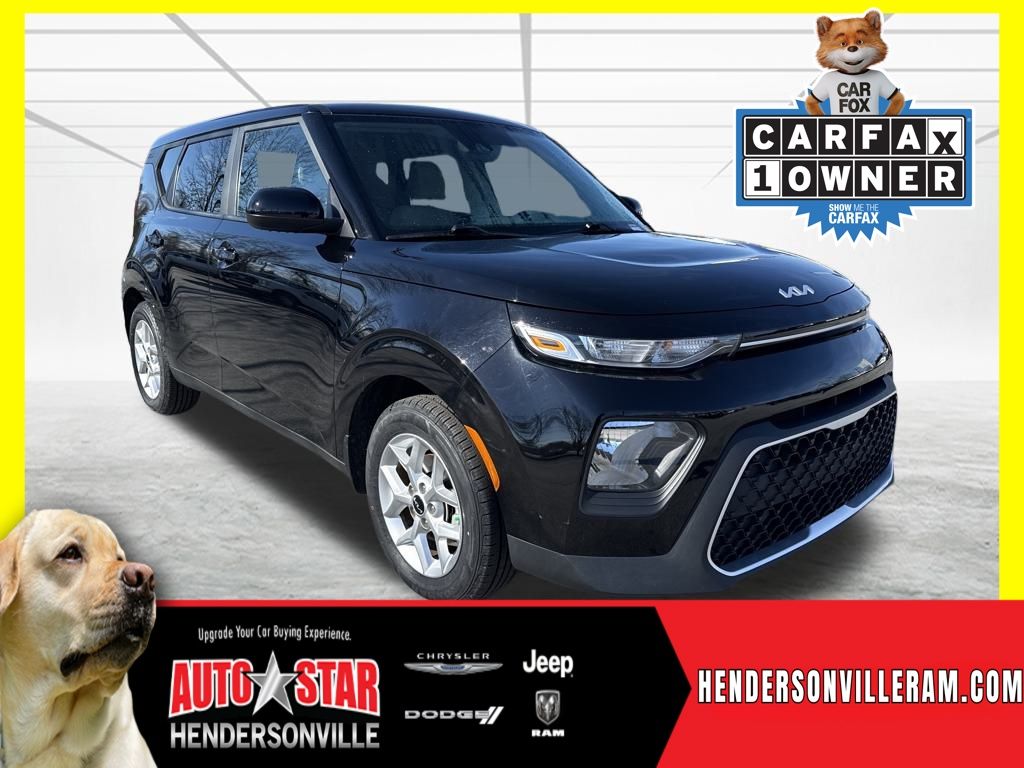 2022 Kia Soul LX's photo