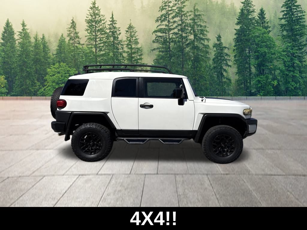 2013 Toyota FJ Cruiser Base photo 2