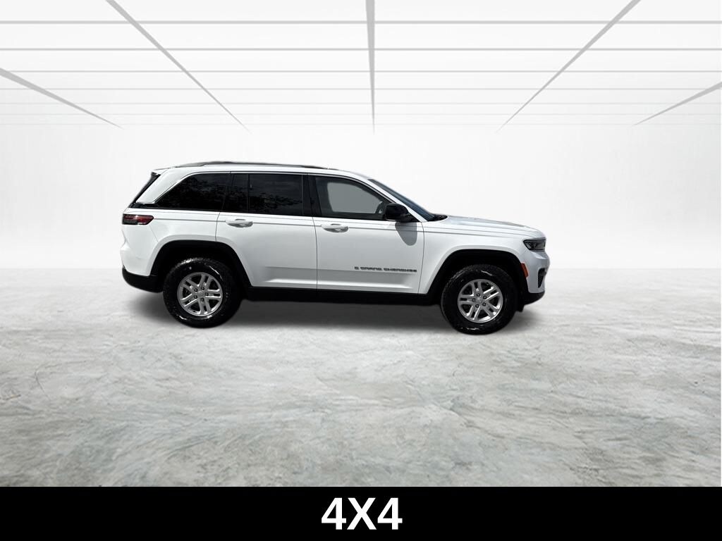 Used 2022 Jeep Grand Cherokee Laredo SUV