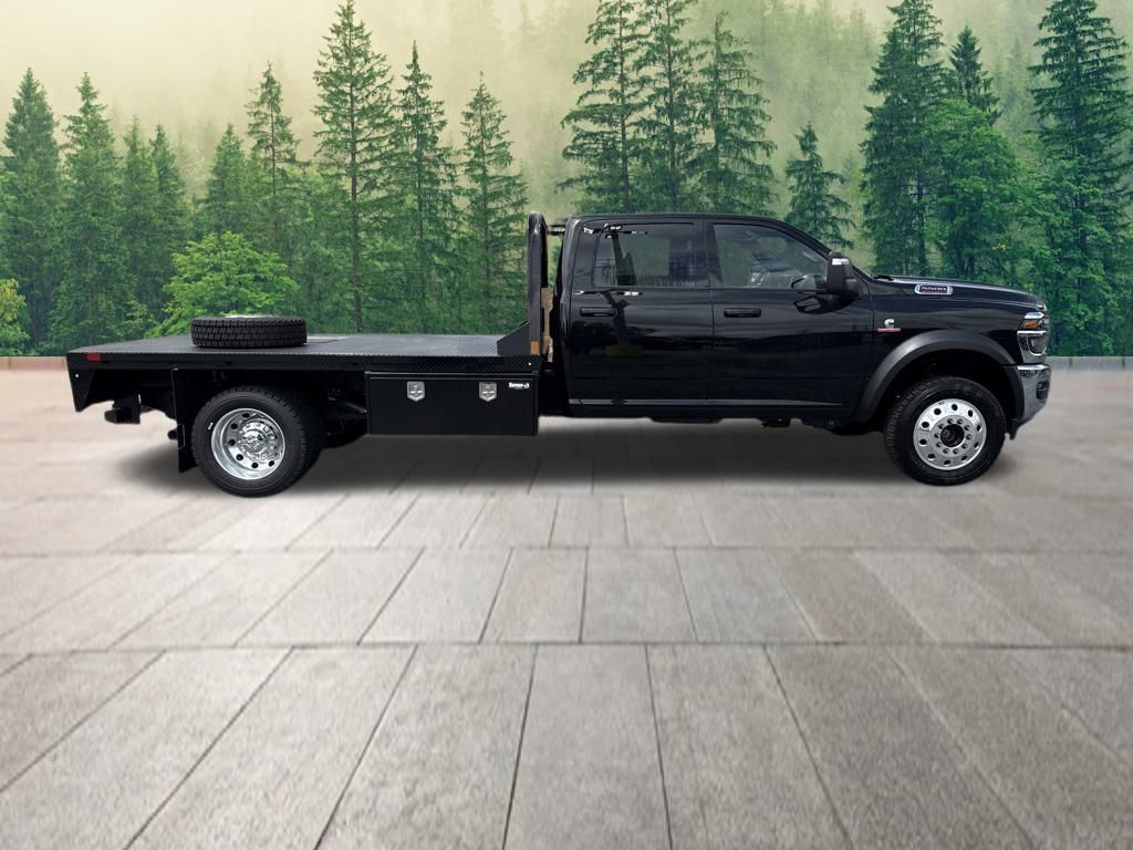 2025 Ram 5500 Tradesman photo 2