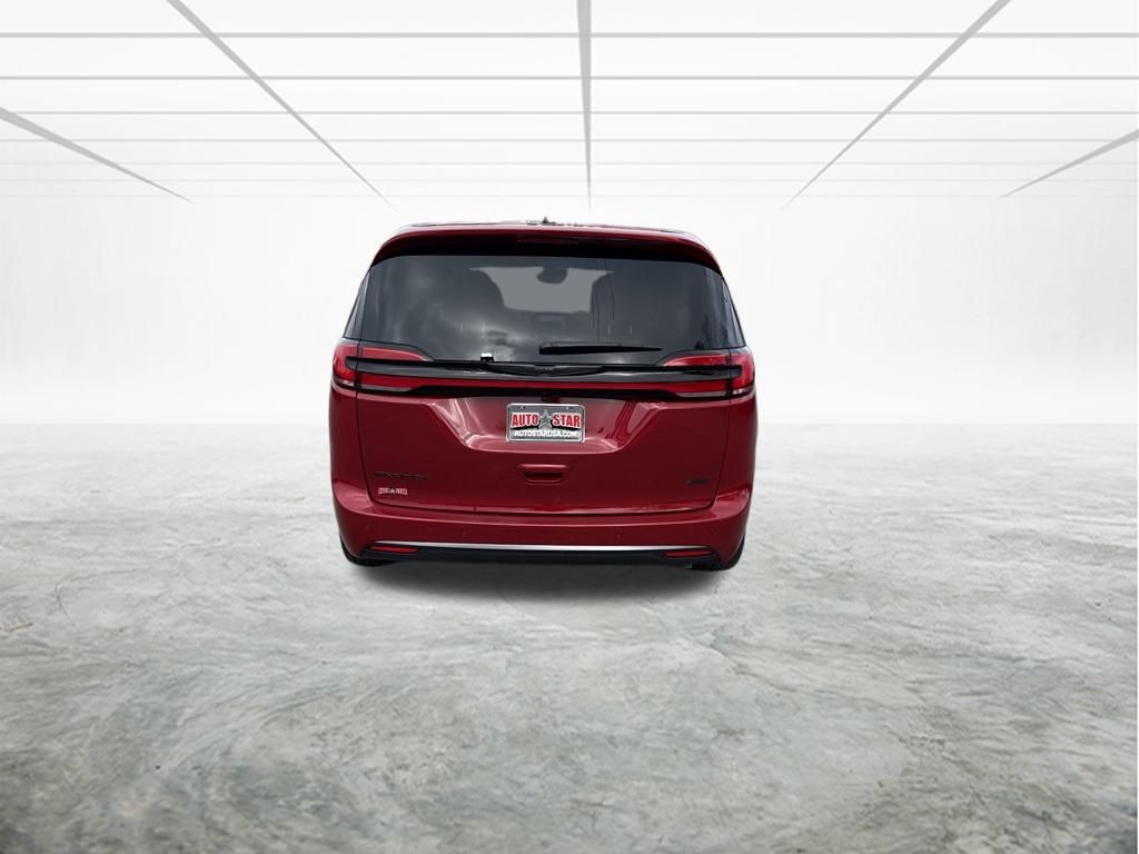 2026 Chrysler Pacifica photo 4