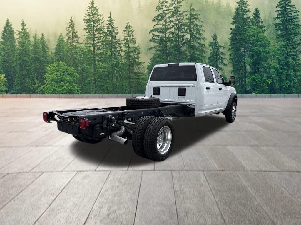 2025 Ram 5500 Tradesman photo 3