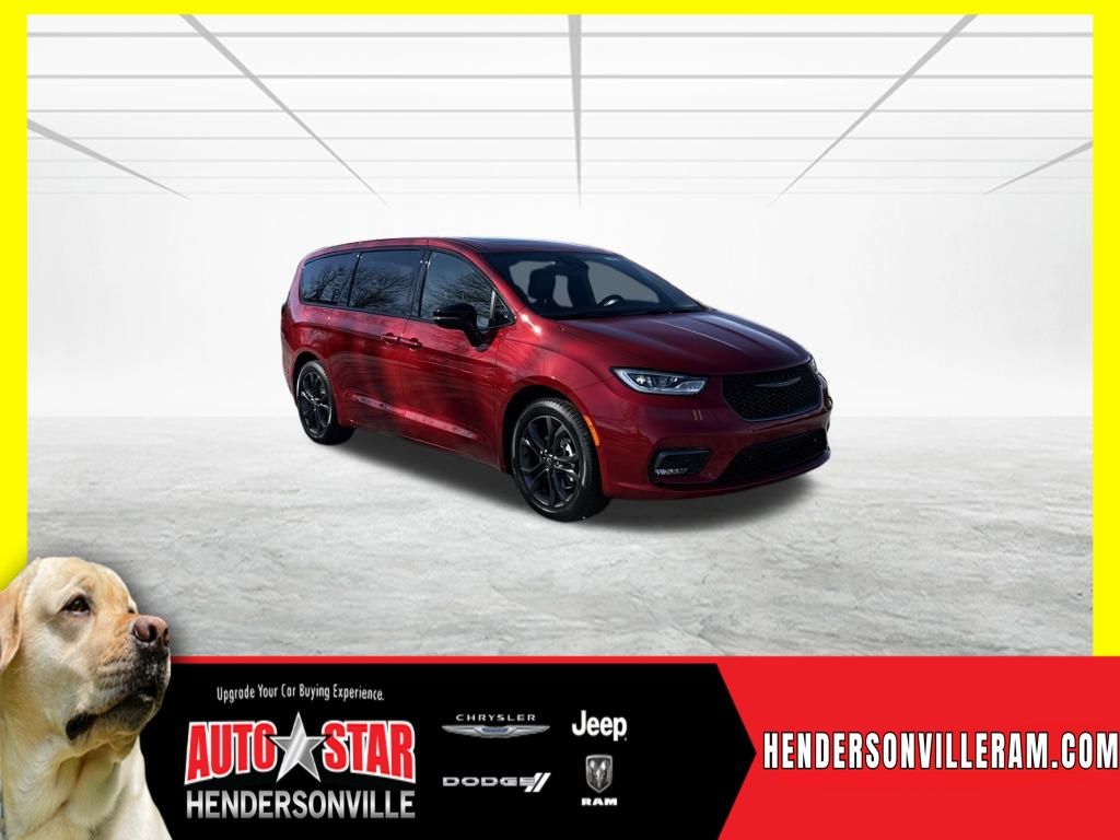 2026 Chrysler Pacifica Select's photo