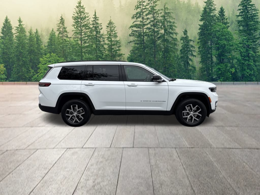 2025 Jeep Grand Cherokee Limited photo 2