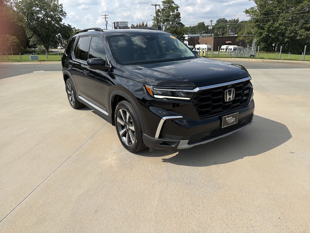 Used 2025 Honda Pilot Elite SUV