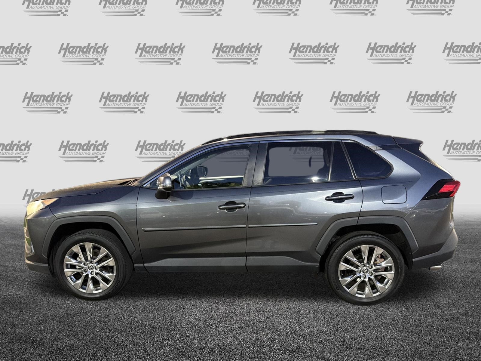 2021 Toyota RAV4 XLE Premium photo 6