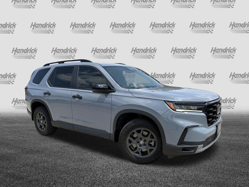 Used 2025 Honda Pilot TrailSport SUV