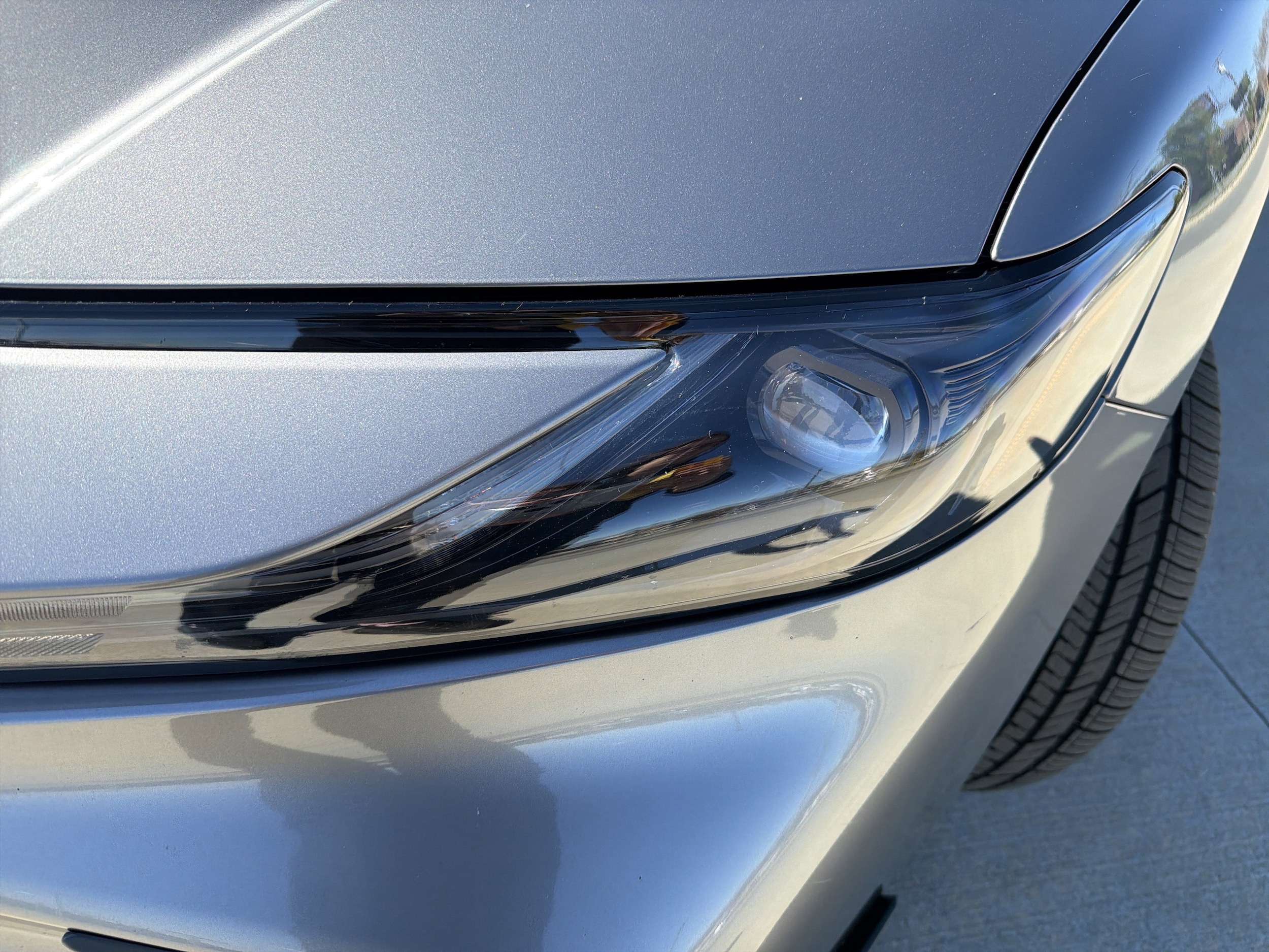 2025 Toyota Camry SE photo 5