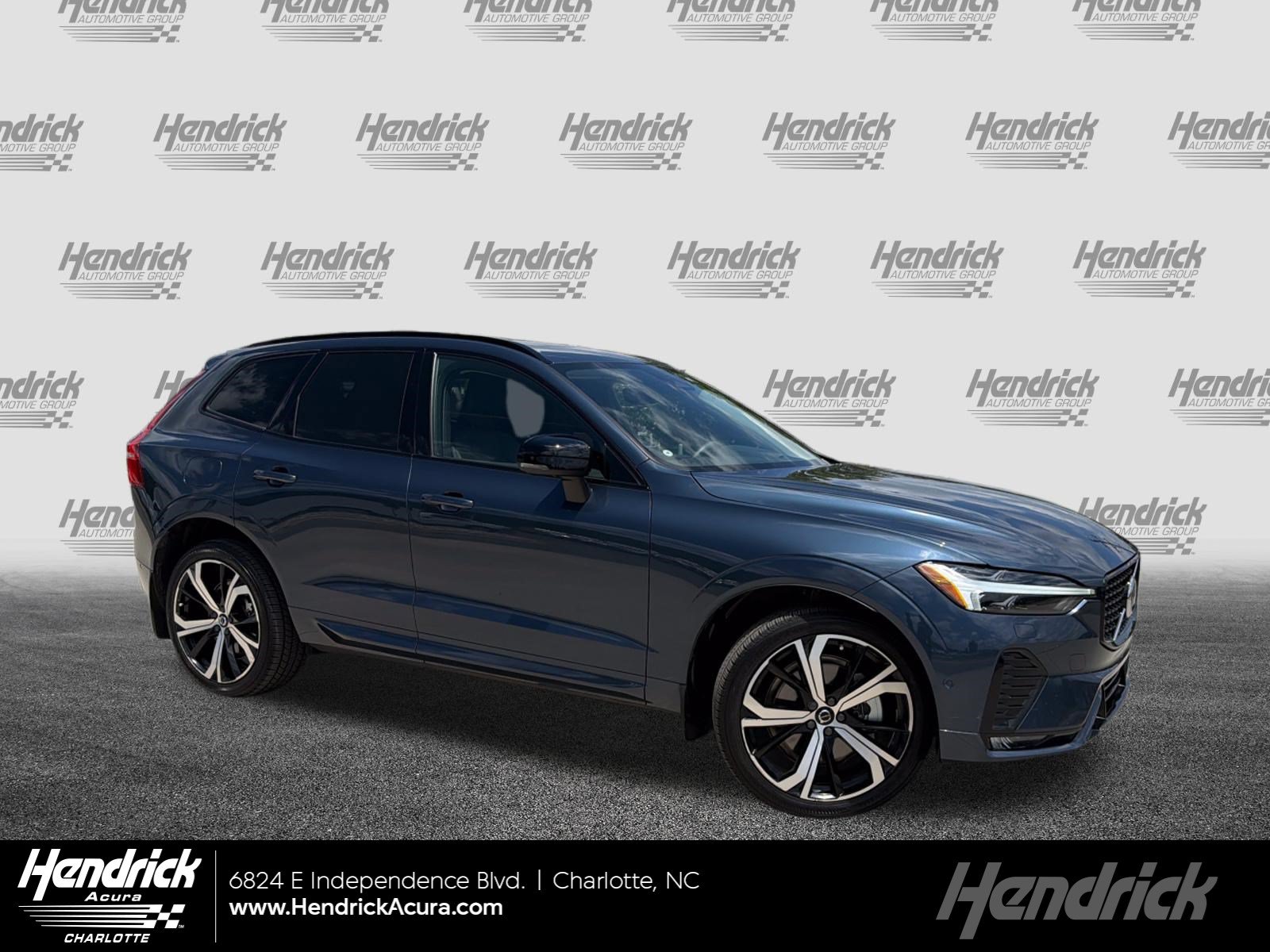 Volvo XC60 Ultimate Dark Theme