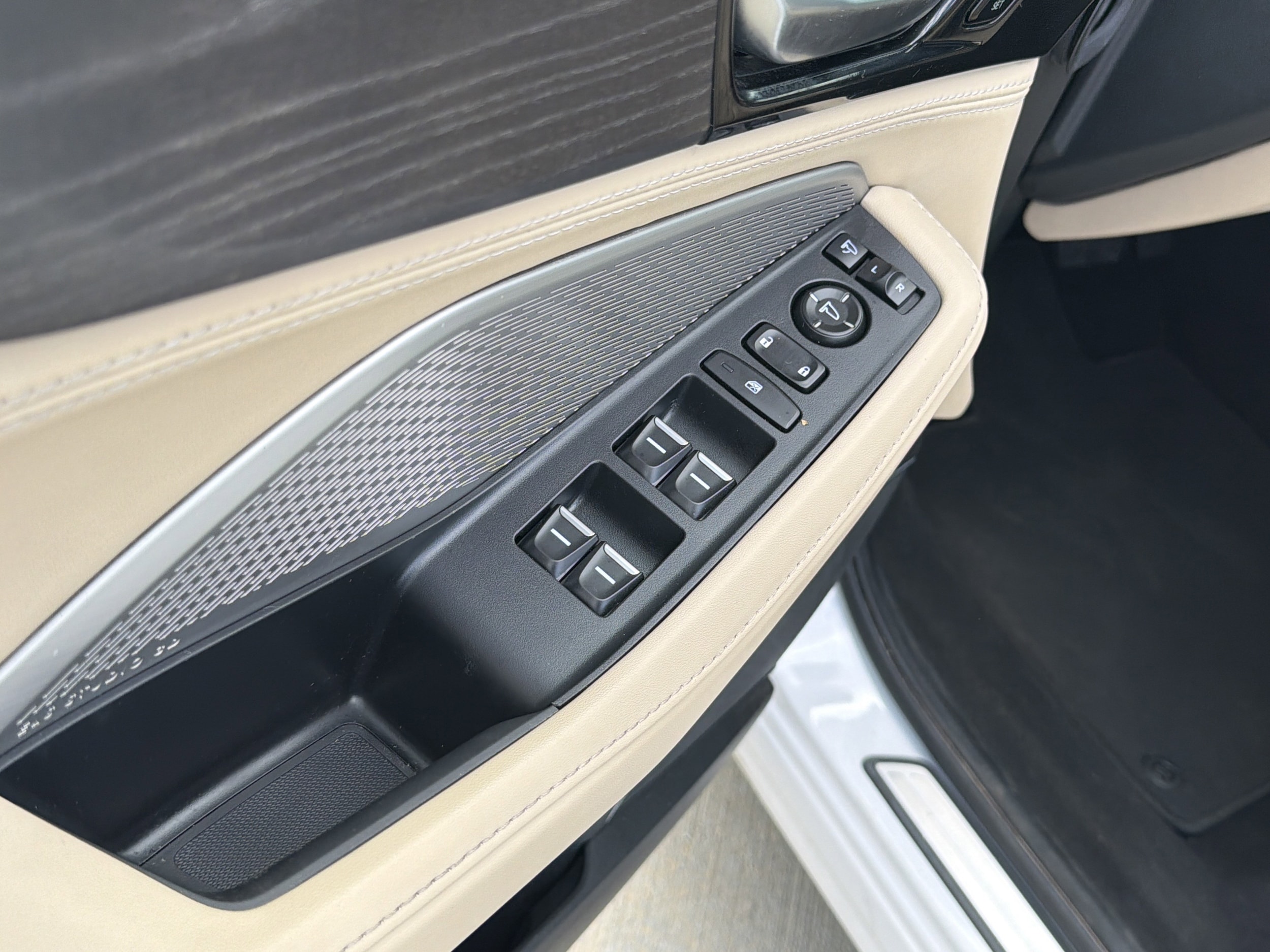 2023 Acura MDX w/Advance Package photo 5