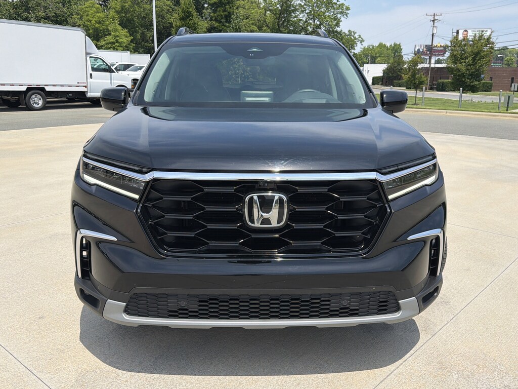 Used 2025 Honda Pilot Elite SUV