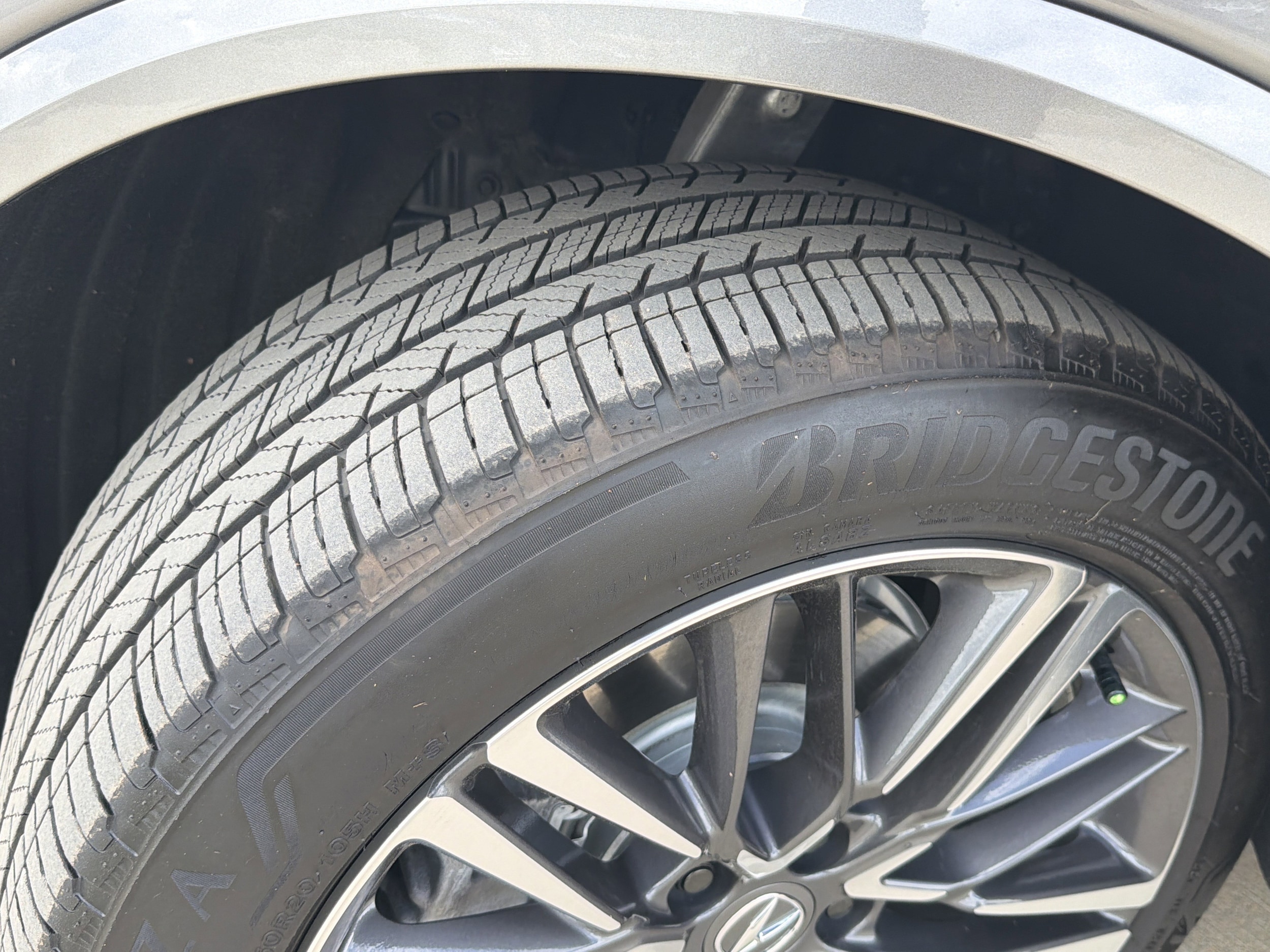 2025 Acura MDX w/Advance Package photo 2