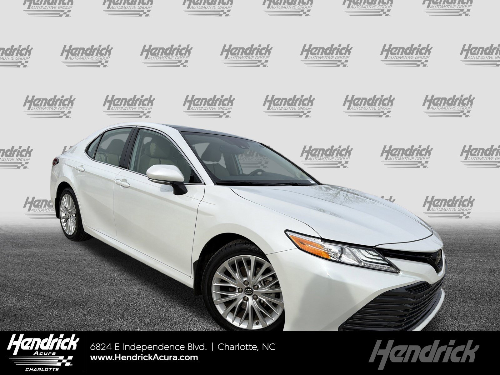 2019 Toyota Camry XLE's photo