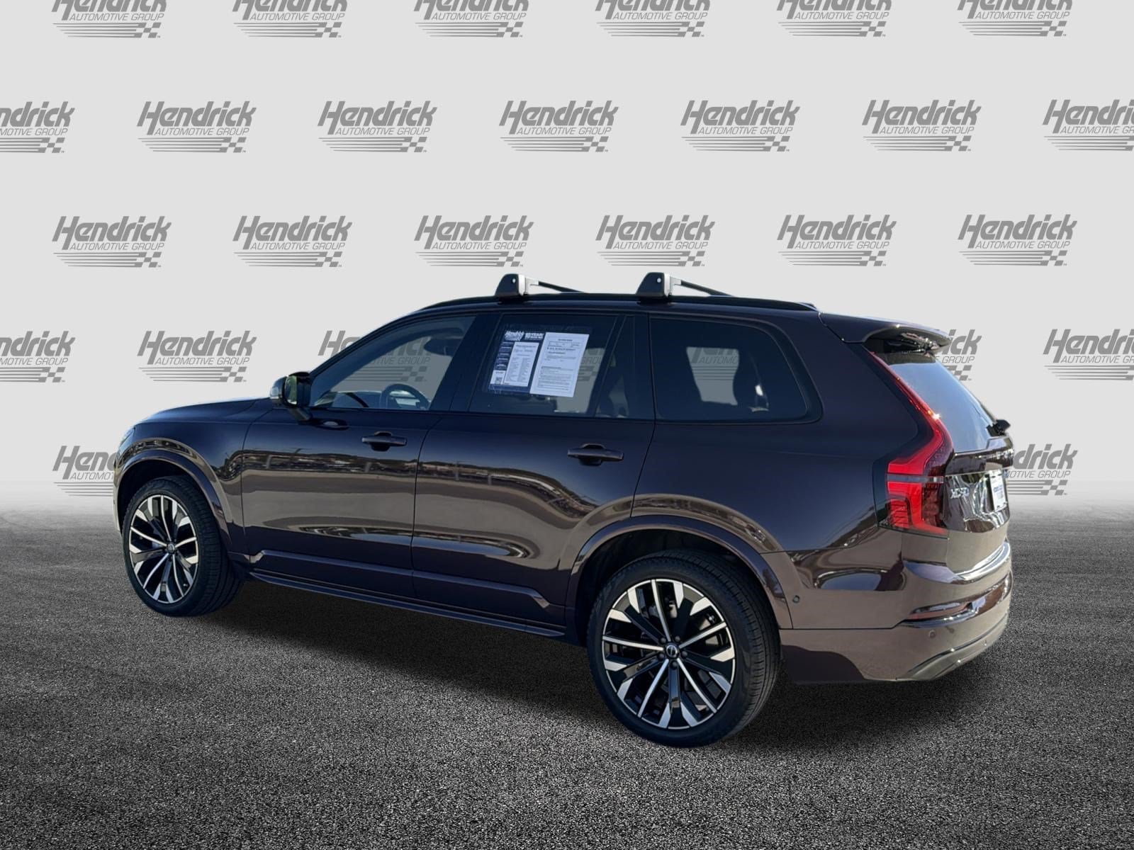 Volvo XC90 Ultra Dark Theme