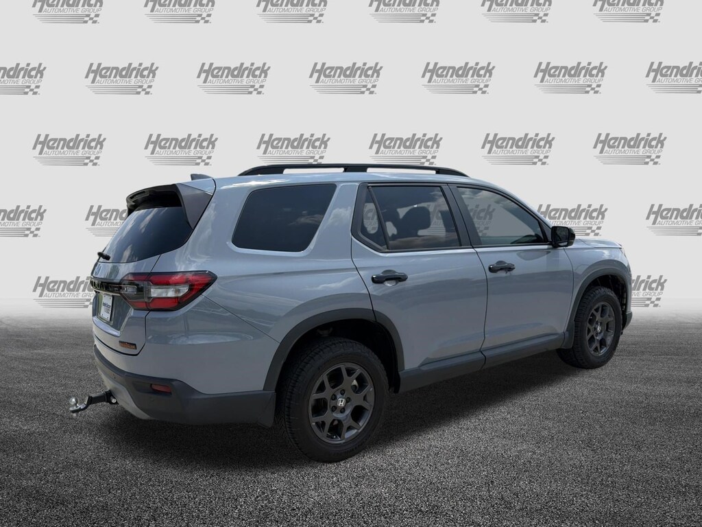 Used 2025 Honda Pilot TrailSport SUV