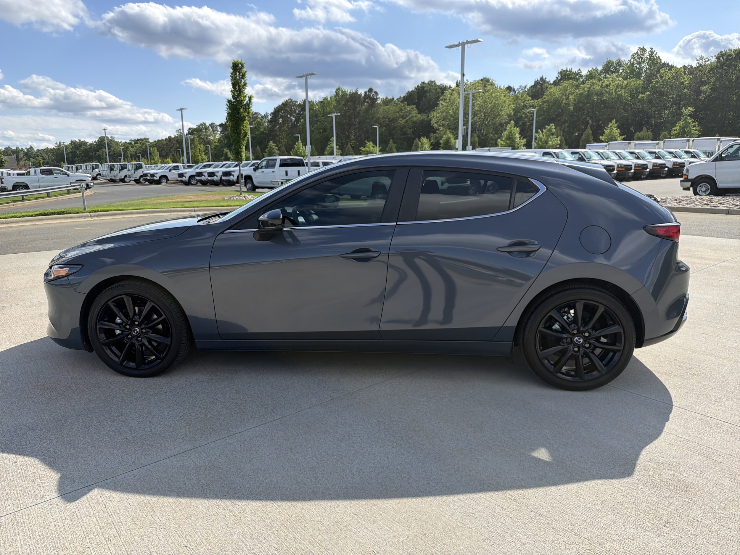 2025 Mazda Mazda3 Hatchback 2.5 S Carbon Edition photo 4