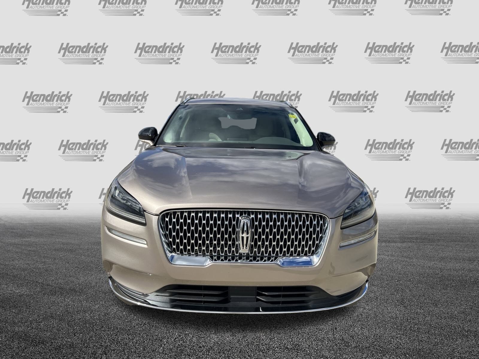 2021 Lincoln Corsair Standard photo 3