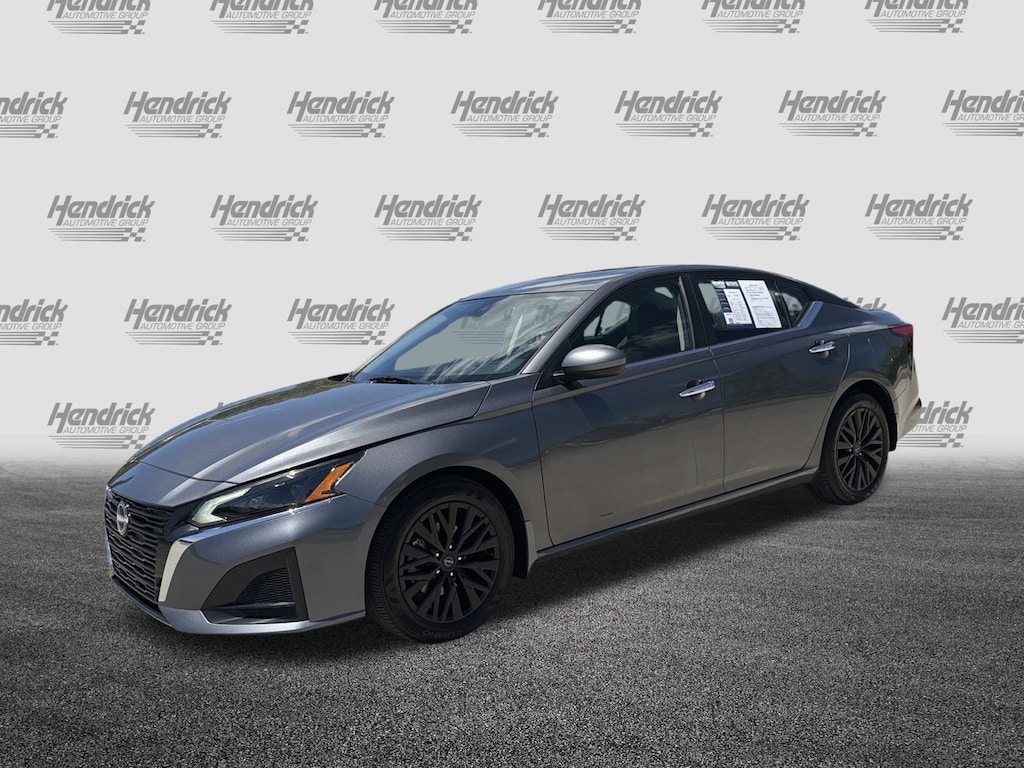 Used 2025 Nissan Altima SV Sedan
