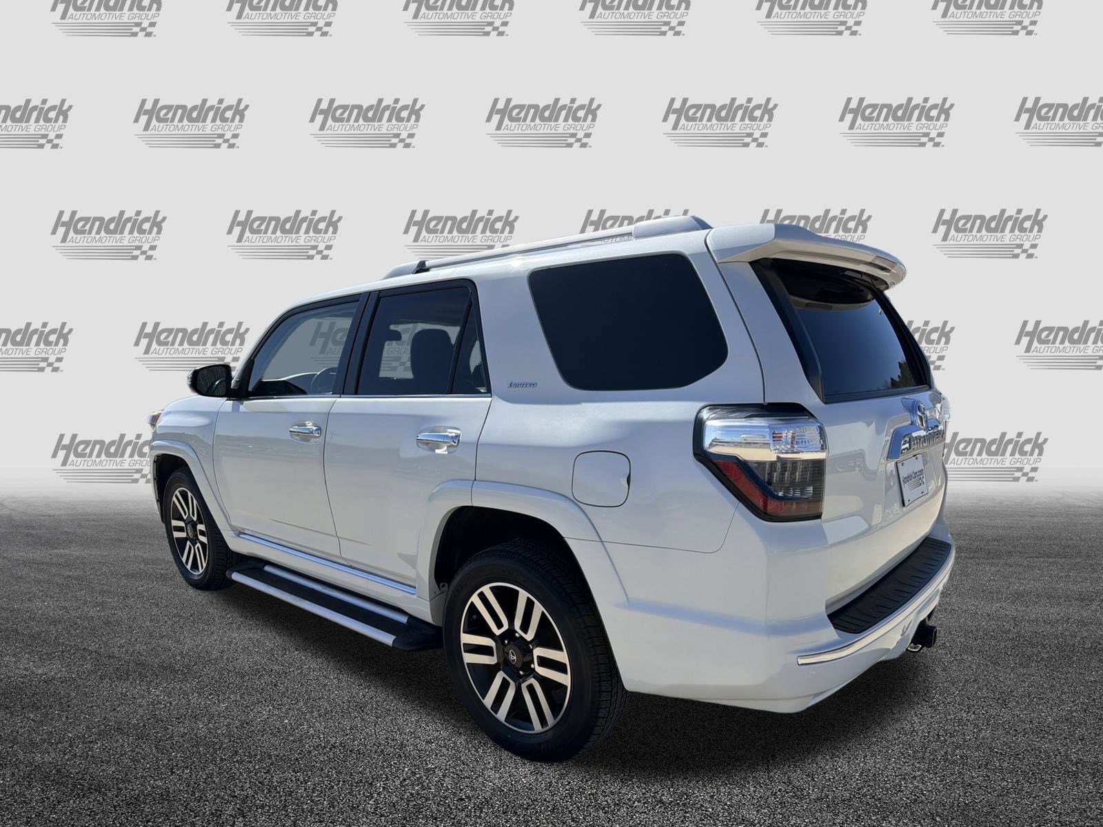 2017 Toyota 4Runner Limited photo 3