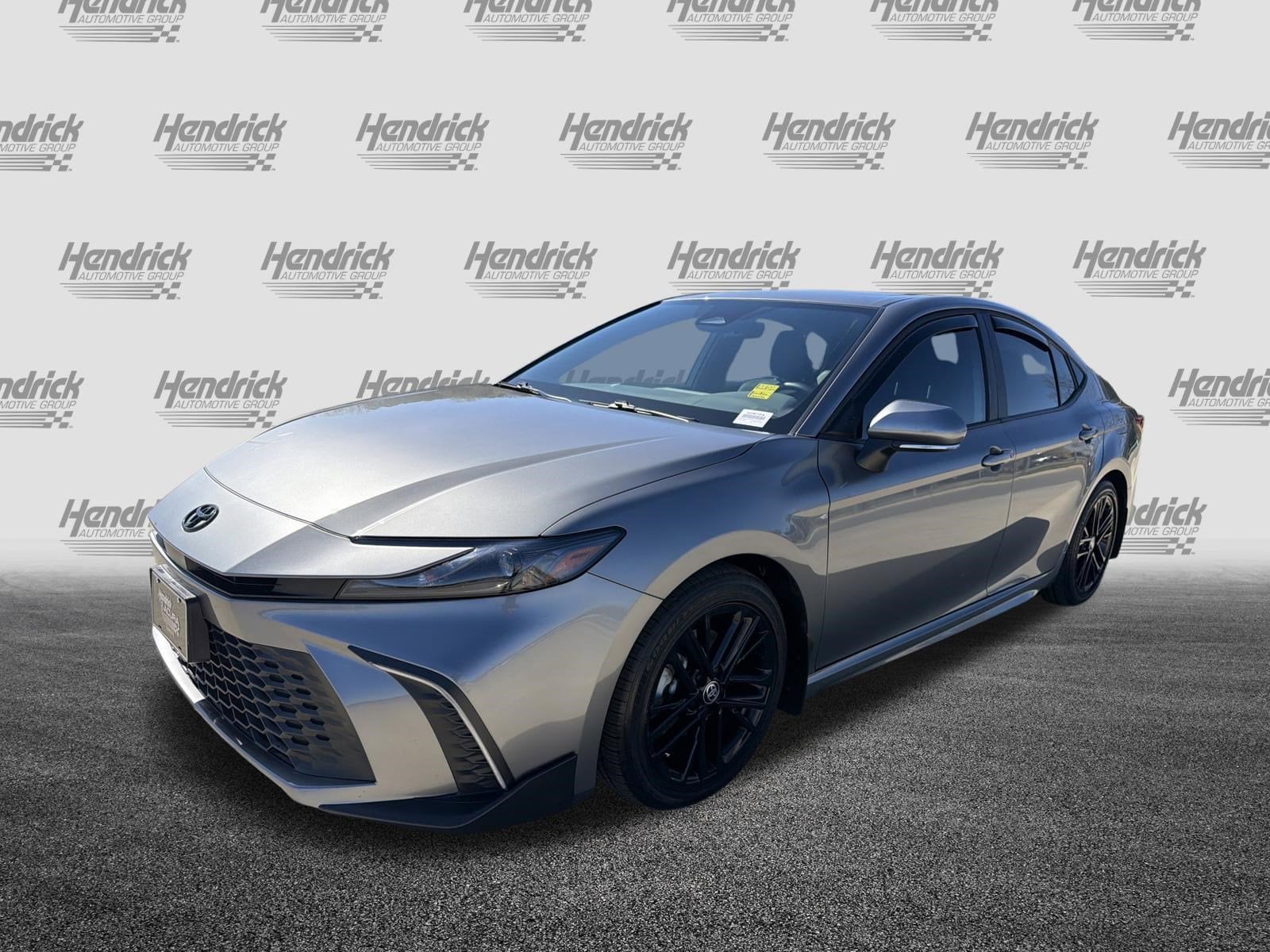 2025 Toyota Camry SE photo 4