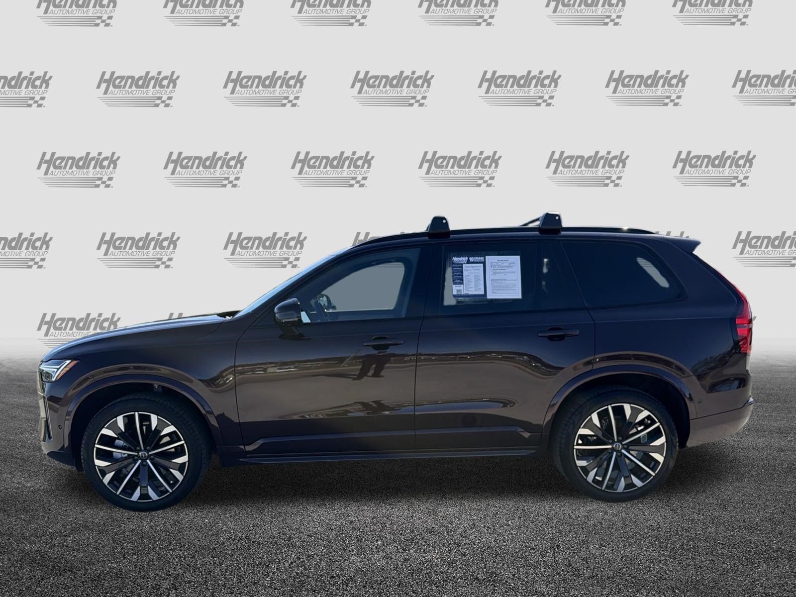 Volvo XC90 Ultra Dark Theme