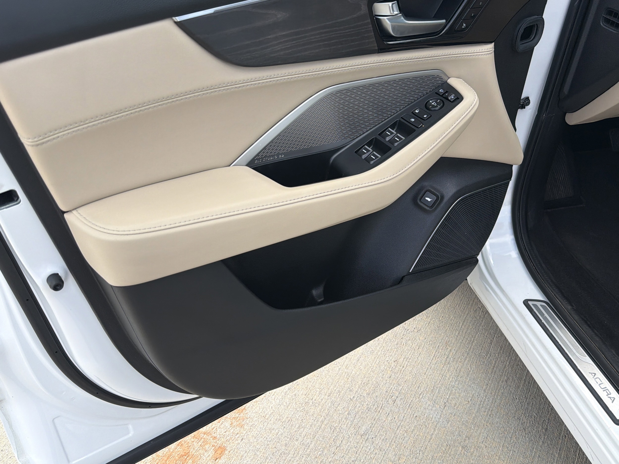 2023 Acura MDX w/Advance Package photo 4