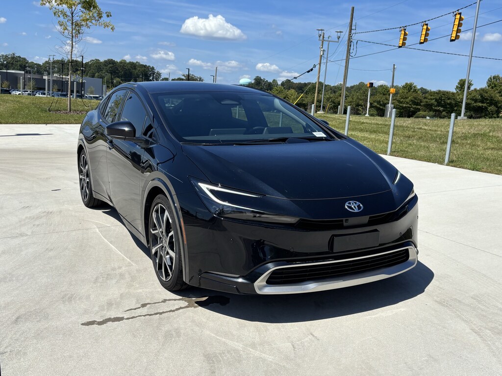 Used 2025 Toyota Prius Plug-in Hybrid XSE Premium Hatchback