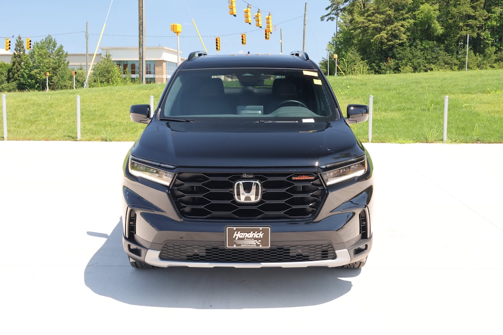 Used 2025 Honda Pilot TrailSport SUV