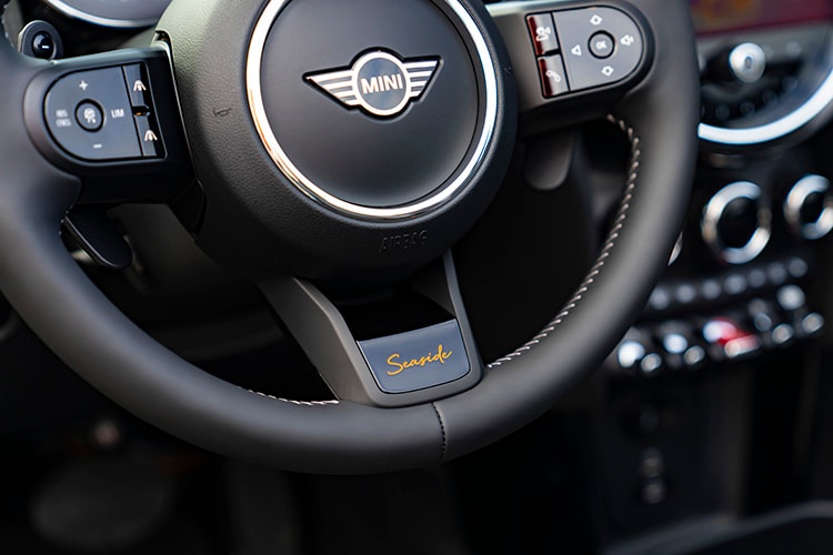MINI_Seaside_Steering_Wheel_Hendrick_Cars.jpg