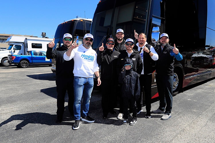 2023 Kyle Larson Hendrick Cars Atlanta dealership teammates.jpg