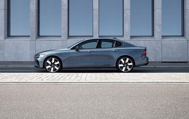 Volvo S60 Recharge Plug In Hybrid Hendrick Cars.jpg