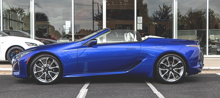 750 × 333