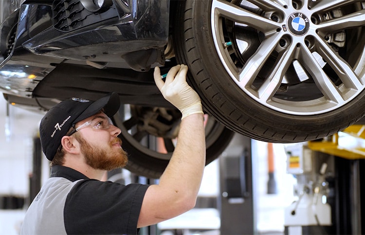 Fall%20Maintenance%20Tips%20-%20Hendrick%20Cars%204.jpg