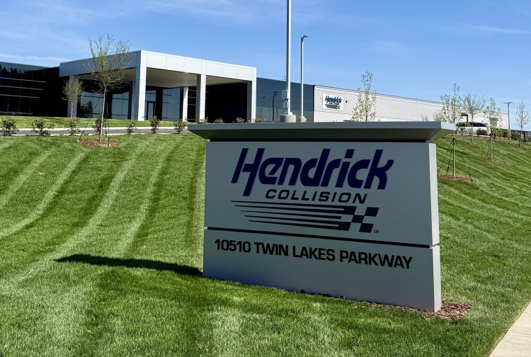 hendrick_new_collision_center_northlake.png